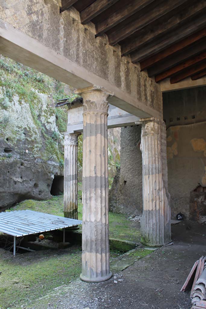 Ins. Orientalis II.4, Herculaneum, March 2014.
Looking south-east across south end of west portico, towards the unexcavated.
Foto Annette Haug, ERC Grant 681269 DÉCOR